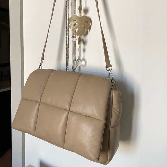 Stand Studio Wanda Faux Leather Quilted Neutral Clutch - Picture 2 of 10